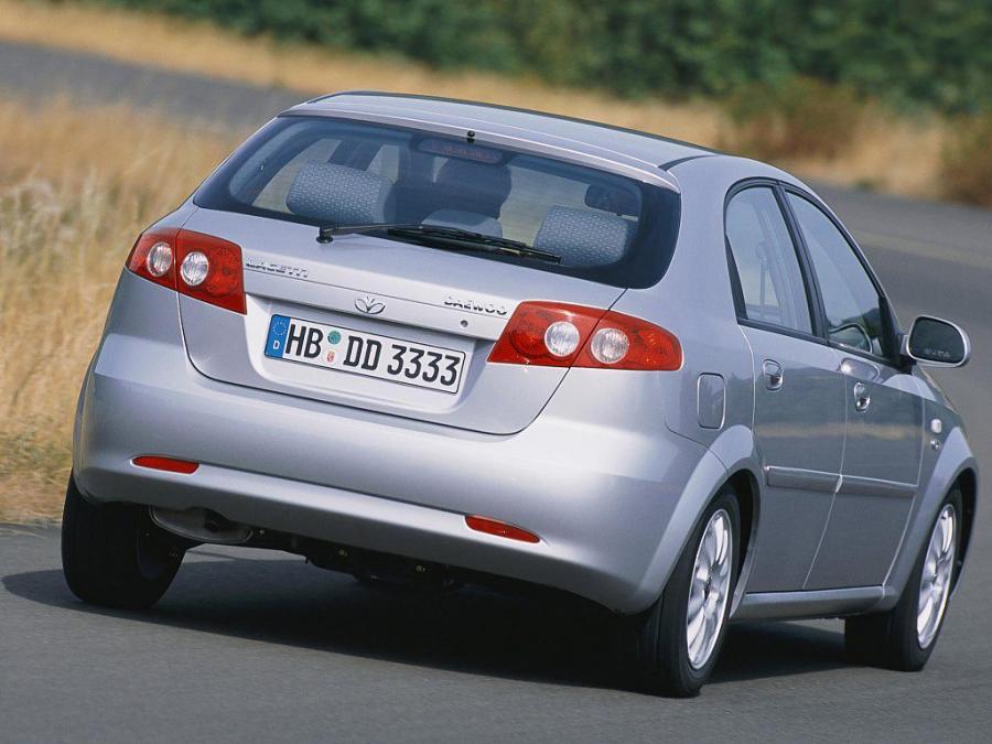 Daewoo Lacetti Hatchback CDX 2004 года  (фото 3 из 9)